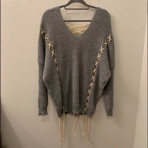 Oversized lace-up sweater SZ: L